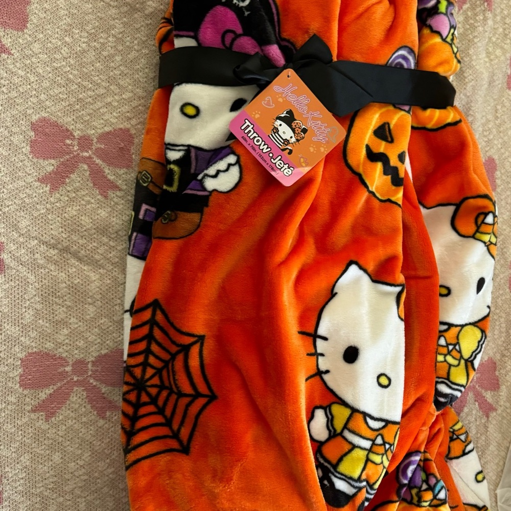 HTF Viral Hello Kitty Halloween Blanket Brand New!